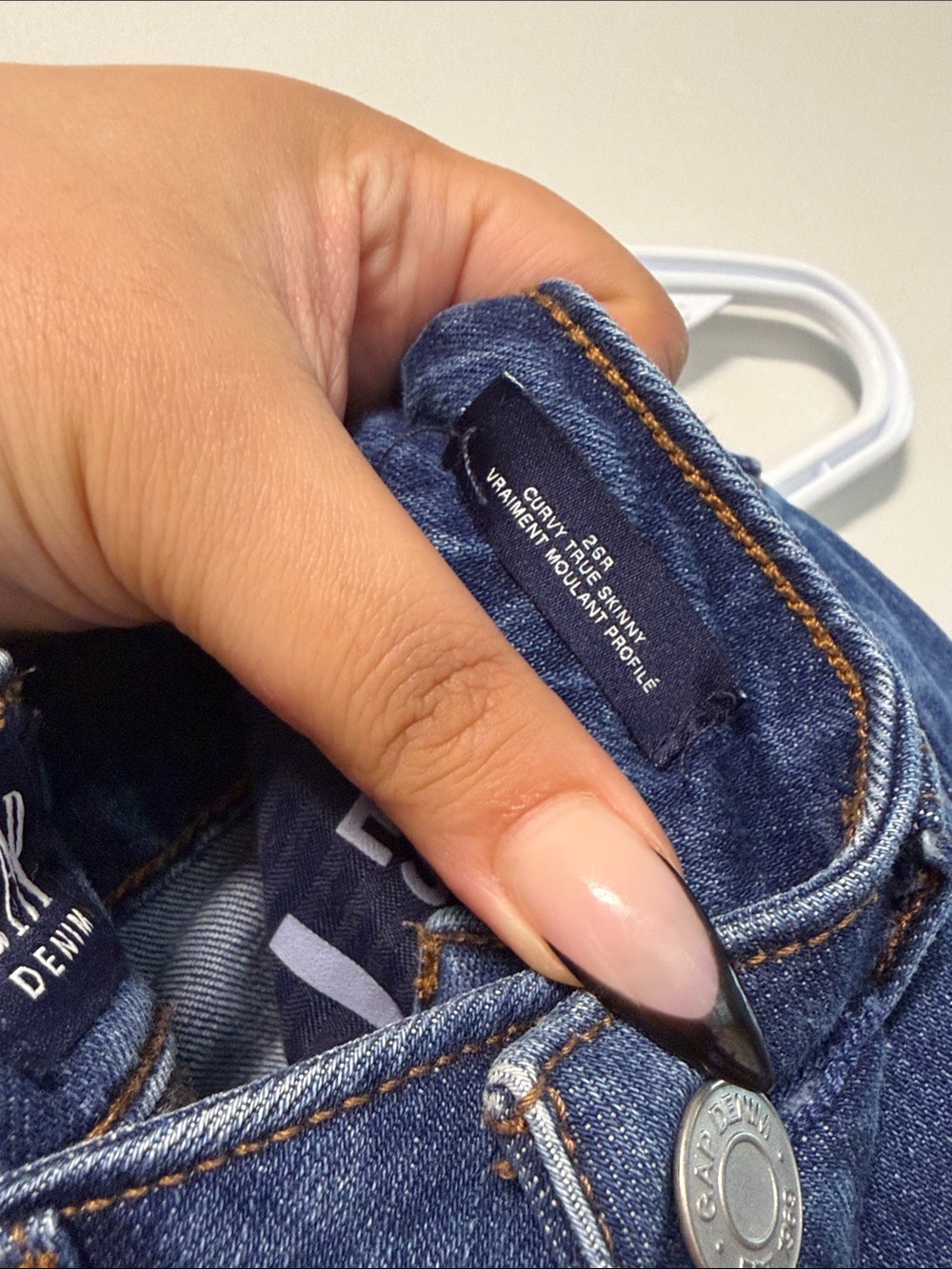 GAP Skinny Jeans in Medium Blue with Distressed Knees - Picture 5 of 6